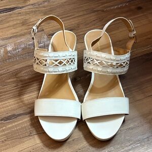 Elegant White Tommy Hilfiger Women's Sandals. Size 10M. Worn once.